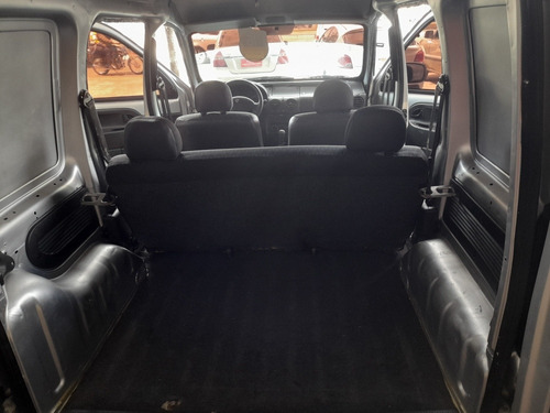 Imagen 11 de 15 de Renault Kangoo 2016 1.6 Furgon Ph3 Confort 5as Lc