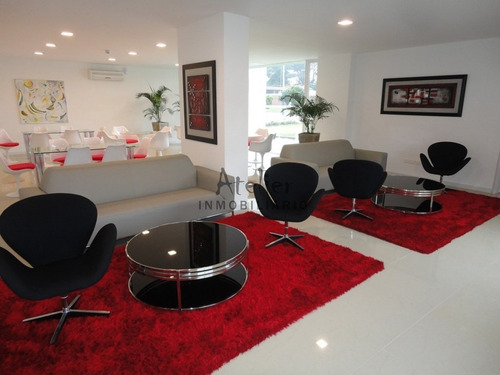 Apartamento De 3 Dormitorios, Zona Playa Brava- Ref: 1086