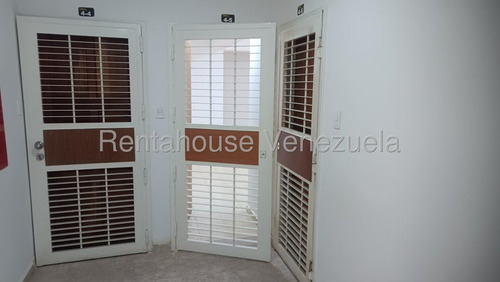 Julio Latouche 26-211 Apartamento En Alquiler El Rincon Naguanagua, Amplias Y Hermosas Zonas De Esparcimiento.
