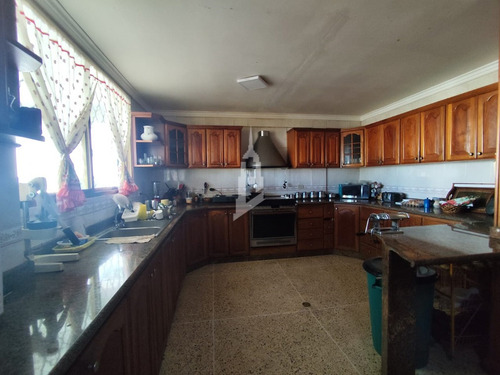 Casa Quinta En Calle Cerrada, Sector Campo B De Ferrominera
