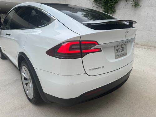 Tesla Model X 75d