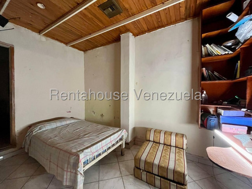 Julian Galindez Vende Amplia Casa Comercial En Pleno Centro Barquisimeto #25-18972