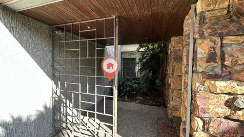Hermosa Casa De 4 Dorm Con Gigante Terreno Parrillero Y Garaje
