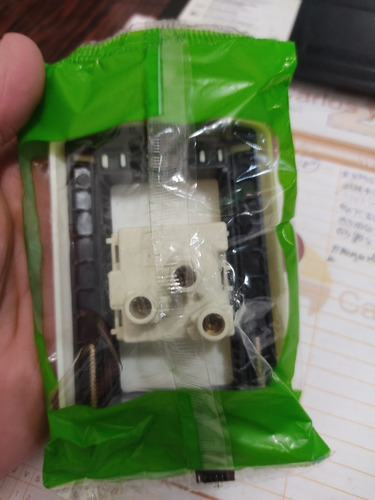 Toma Corriente Para Empotrar 3x20 Amp.