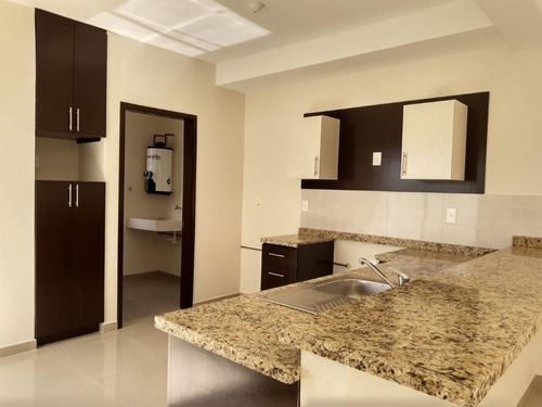 Imagen 4 de 20 de Lomas De La Rioja, Casa En Venta Con Roof Garden Y Vista A La Laguna