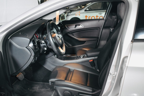 Imagen 10 de 11 de Mercedes Benz Clase Gla 200 | 2.0 Lt | Turbo - 2018