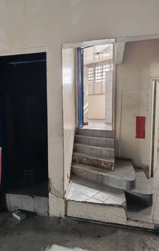 Planta Comercial En Zona Industrial Lebrun (petare) Con Alto Transito De Personas Y Vehiculos