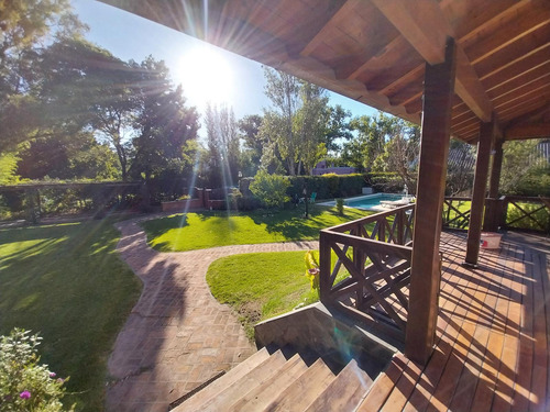 Casa Quinta En Venta En La Lonja, Pilar. Apta Credito!!