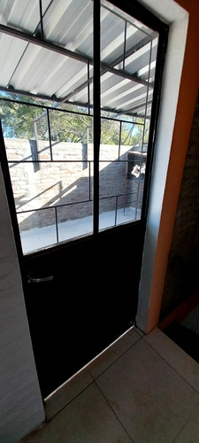 Casa Completa De 2 Pisos Para 8 Personas.