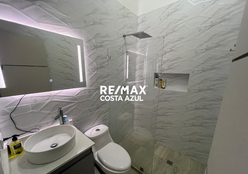 Remax Costa Azul Vende Espectacular Townhouse Dúplex ¡totalmente Amueblado Y Listo Para Vivir!