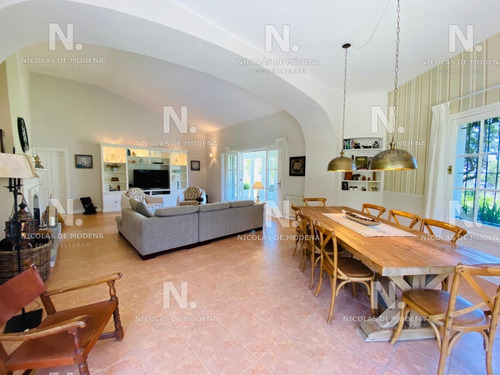 Muy Linda Casa Toda Reciclada - Ref: 3174