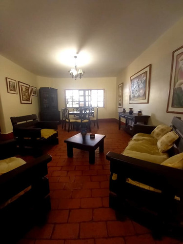 Imagen 2 de 19 de Víctor Castro Alquila Casa Urb. Altos Del Country, Guataparo, Valencia, Edo. Carabobo