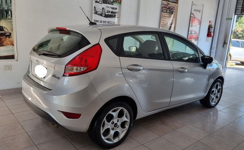 Imagen 5 de 10 de Ford Fiesta Kinetic Design 2011 1.6 Design 120cv Titanium