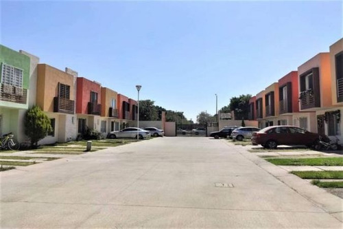 Imagen 3 de 14 de Bonita Casa En Campo Real Zapopan En Remate Rp