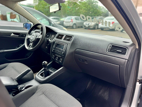 Volkswagen Jetta 2.5 Style Active Mt