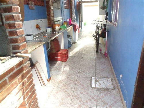 Imagem 14 de 30 de Casa Muito Grande Com Quintal Enorme Comodos Grandes Muito Boa Com Muito Espaço Proximo A Tudo Venha Conferir - Hm2001