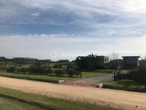 Terreno A La Venta En Manantiales , Country Privado Laguna Estate