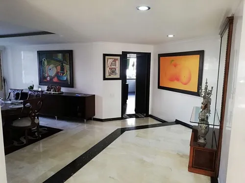 Apartamento En Venta En Los Balsos. Cod V10766