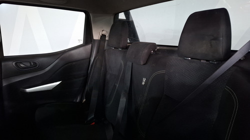 Nissan NP300 2.5 DOBLE CABINA SE AC PAQ SEG