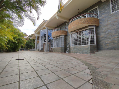 Se Vende Casa 2920m2 7h/ 6b/ 15pe Oripoto