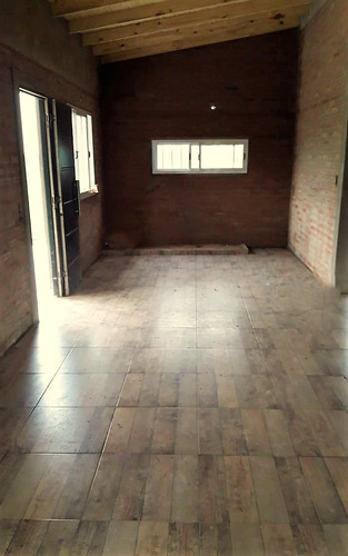 Hermoso Y Amplio Chalet De 3 Ambientes- A Construir En Ladrillos Y Hormigón - No Son Prefabricadas