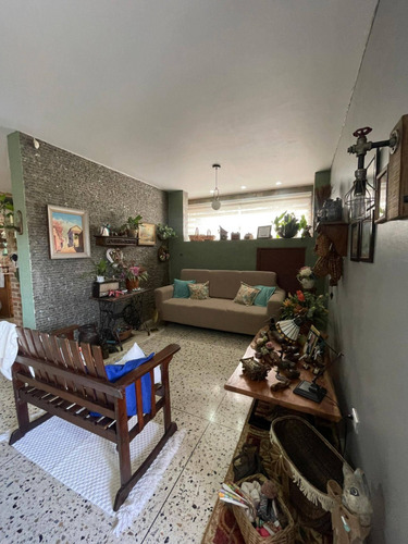 Apartoquinta En Venta. Urb. Trigal Sur, Valencia. Cod A 266909.