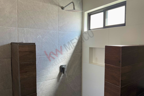 Casa En Venta En Cerrada Camaleón Ubicada En Esquina, Residencial Palma Real - Viñedos Torreón