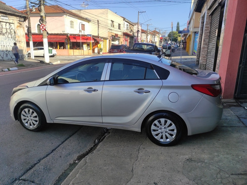 Imagem 4 de 8 de Hyundai Hb20s 2015 1.0 Comfort Plus Flex 4p