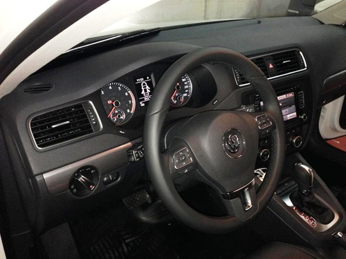 Volkswagen Vento 2.0 Tsi Dsg 211 Cv 2013 (línea Nueva Led)