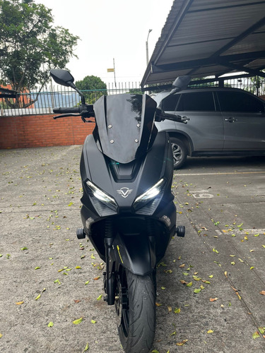 Motocicleta Victory Black