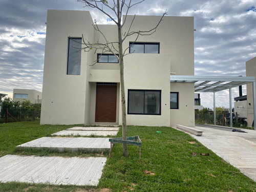 Casa En Acacias - Puertos Del Lago - Oportunidad - Retasada