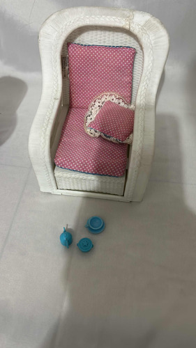 Sillon Barbie De Colección Con Algunos Accesorios Vintage