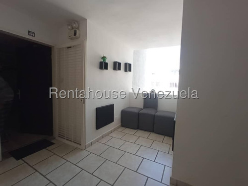 Luis Quiroz Vende Apartamento Paraparal Los Guayos 65 Mtrs2 Piso Bajo Pozo A/a Vigilancia 24/7 Lq 25-23330