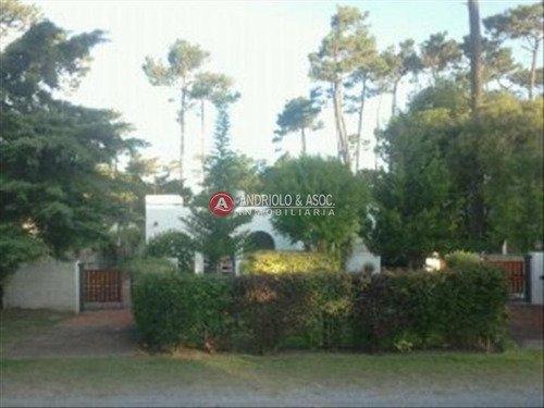Casa En Venta Y Alquiler, San Rafael, Punta Del Este, 3 Dormitorios.- Ref: 6366