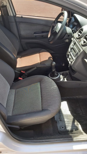 Volkswagen Voyage 1.6 2013 C/ Gnc Automotores Gps