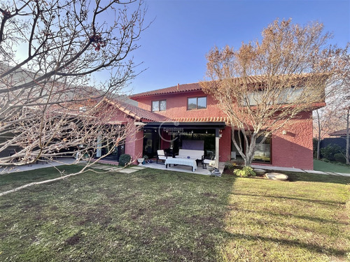 Casa En Venta De 6 Dorm. Condominio Los Trapenses