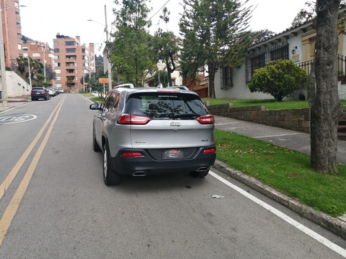 Jeep Cherokee 2015 3.2 Longitude