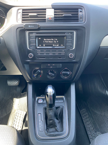 Volkswagen Jetta 2.5 Trendline Tiptronic At