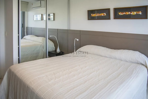 Apartamento En Venta En Torre Esmeralda De 3 Dormitorios , En Punta Del Este