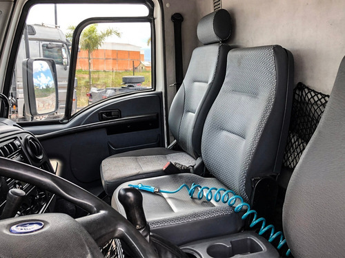 Ford Cargo 1723 6x2 15 Caminhão Com Tomada Para Acoplamento