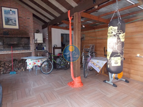 Dos Casas Màs Barbacoa En Zona De Colegios, Jardines De Córdoba.- Ref: 5749