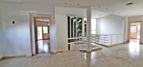 Imagen 23 de 30 de Casa 8 Ambientes En Venta - Las Lomas-golf