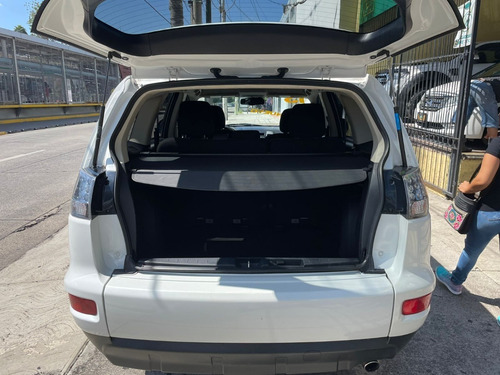 Imagen 7 de 12 de Mitsubishi Outlander