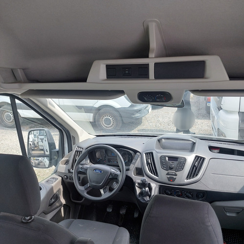Transit Minibus 17+1