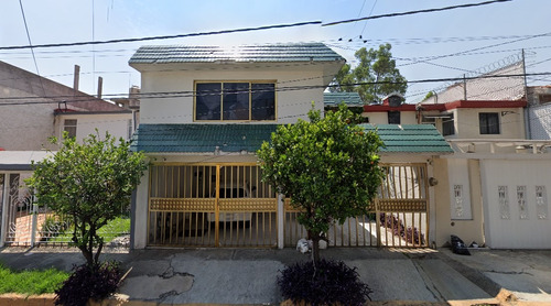 Casa En Valle De Santa Monica, Tlalnepantla, Remate Bancario.