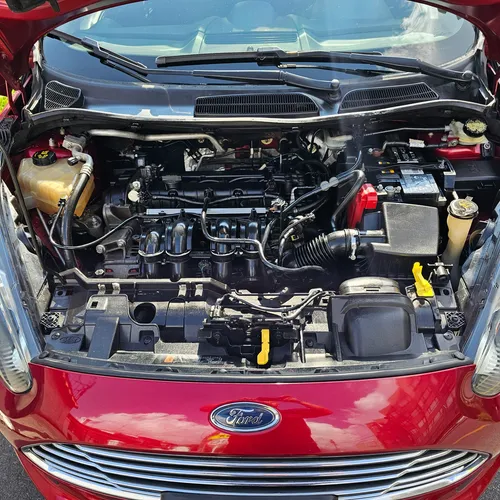 Ford Fiesta 1.6 sedan automático