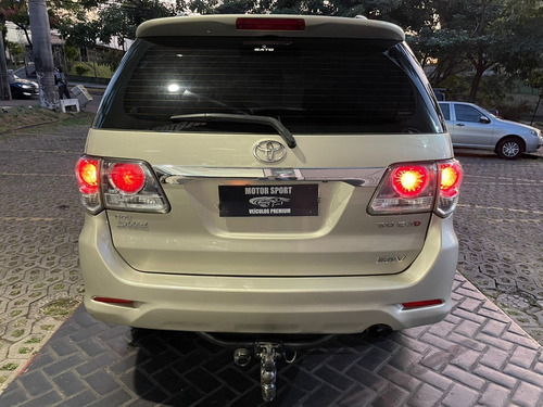 Imagem 5 de 11 de Toyota Hilux Sw4 Srv 3.0 Turbo 4x4 At
