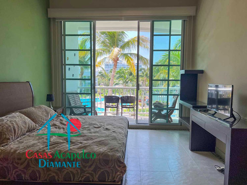 Cad Mayan Lakes 16 302. Amplia Terraza Con Vista A Las Áreas Comunes Y Acceso A Un Exclusivo Club De Playa
