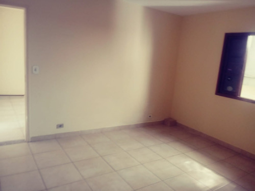 Imagem 6 de 28 de Alugo Casa Dois Dormitórios Sem Garagem ( Vi630 )