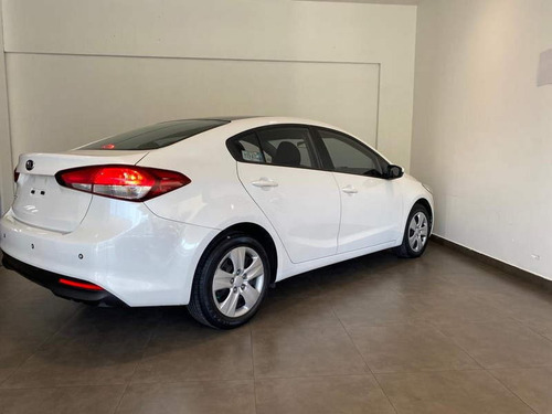 Imagen 11 de 14 de Kia Forte Lx T/m 4 Puertas
